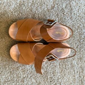 Clarks Artisan Tan  Leather Sandals EUC Sz 7